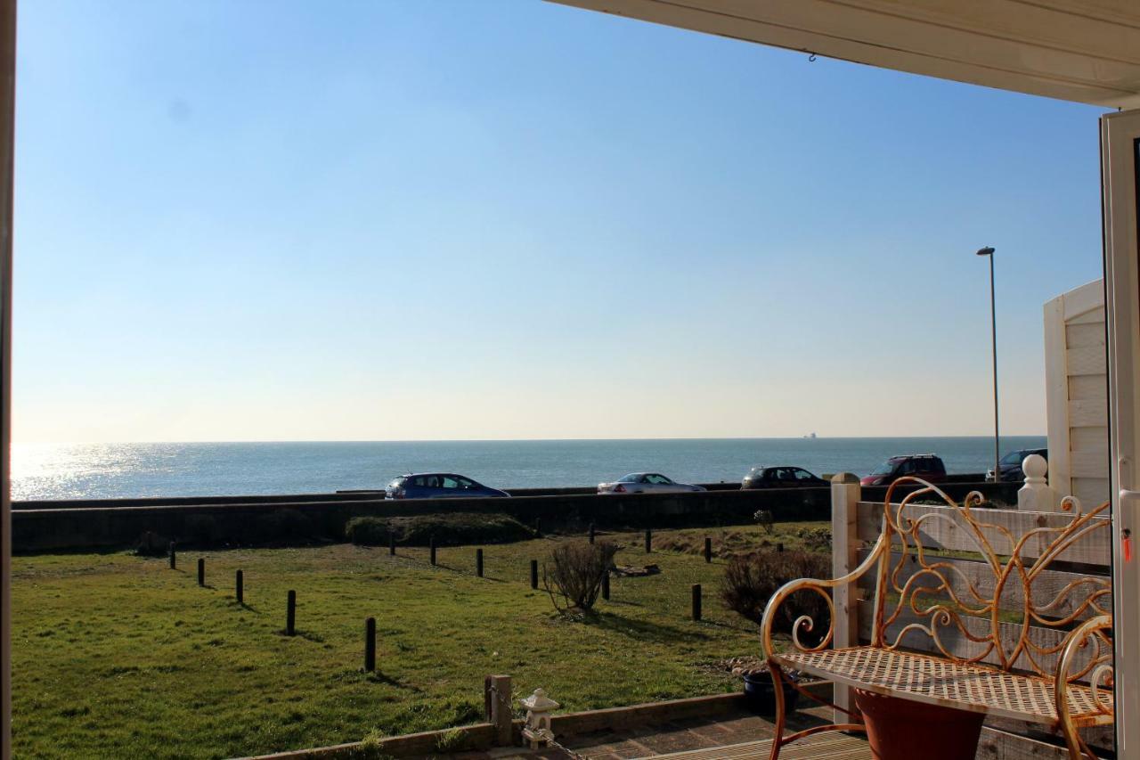 Pebbles Beach House By Air Premier Seaford Esterno foto
