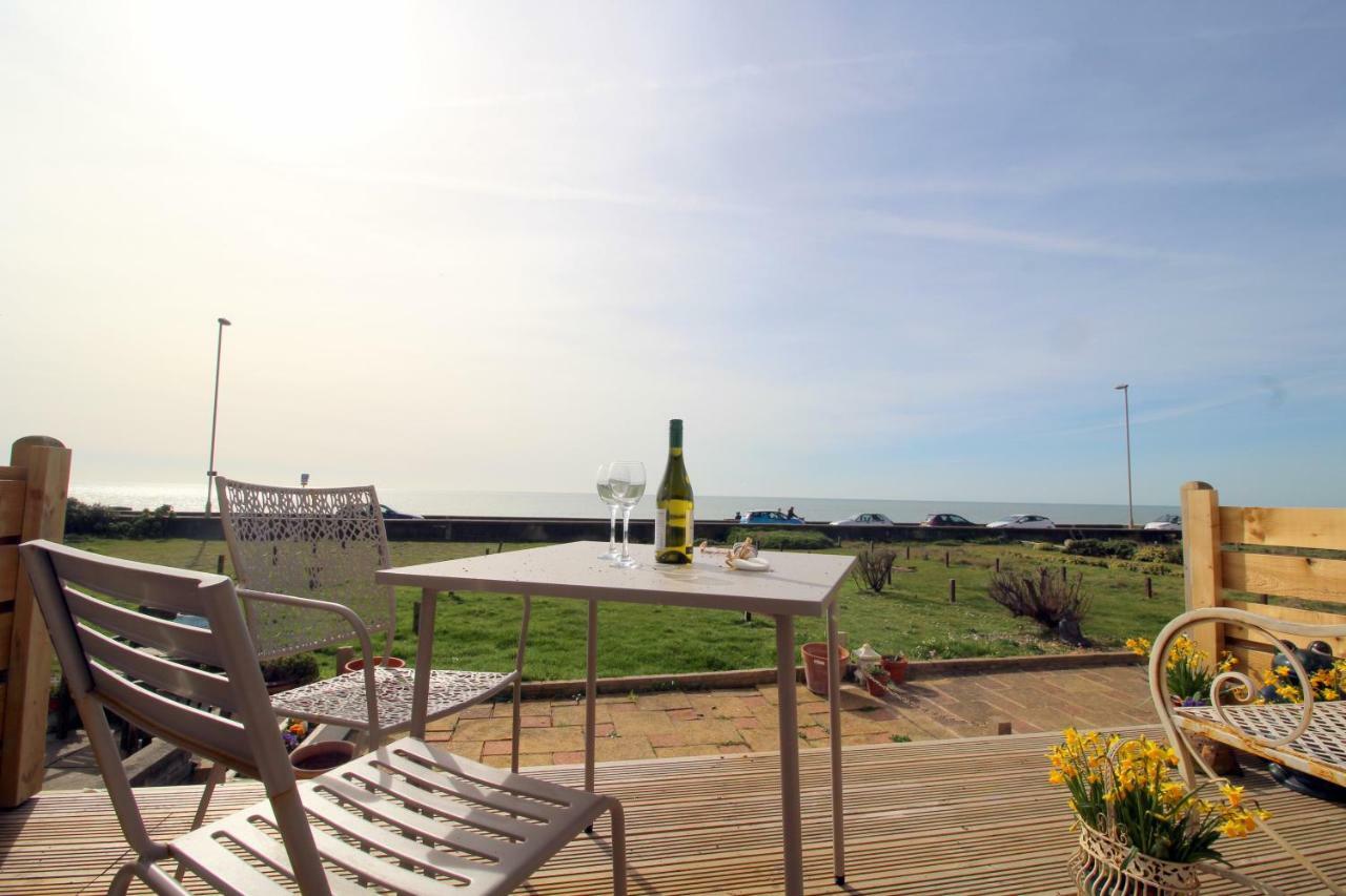 Pebbles Beach House By Air Premier Seaford Esterno foto